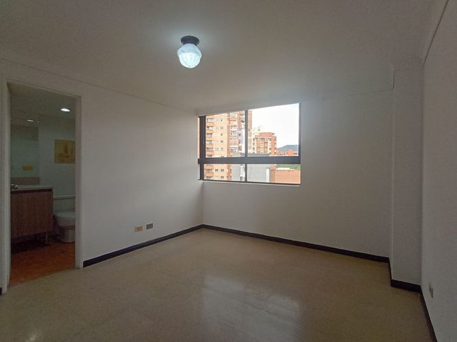 Apartamento de 3 alcobas en venta en Laureles, Medellín, 138 m² · foto 13 de 18