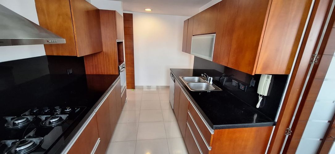 Apartamento de 3 alcobas en venta en Santa Ana, Bogotá, 206 m² · foto 2 de 24