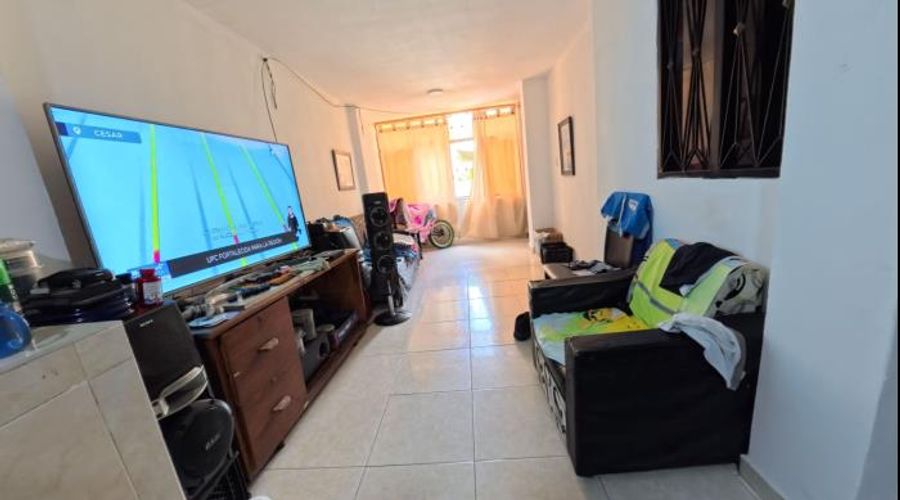 Apartamento de 2 alcobas en venta en Hacienda La Meseta, Girón, 40 m² · foto 2 de 13
