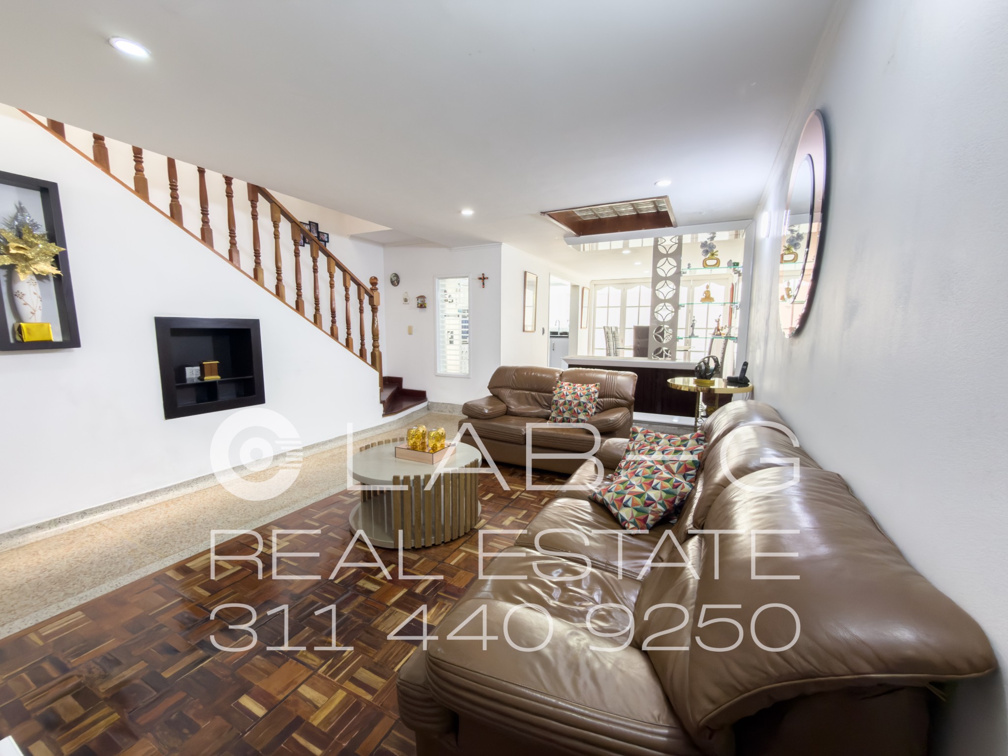 Casa en venta en Quinta Paredes, Bogotá · foto 3 de 24