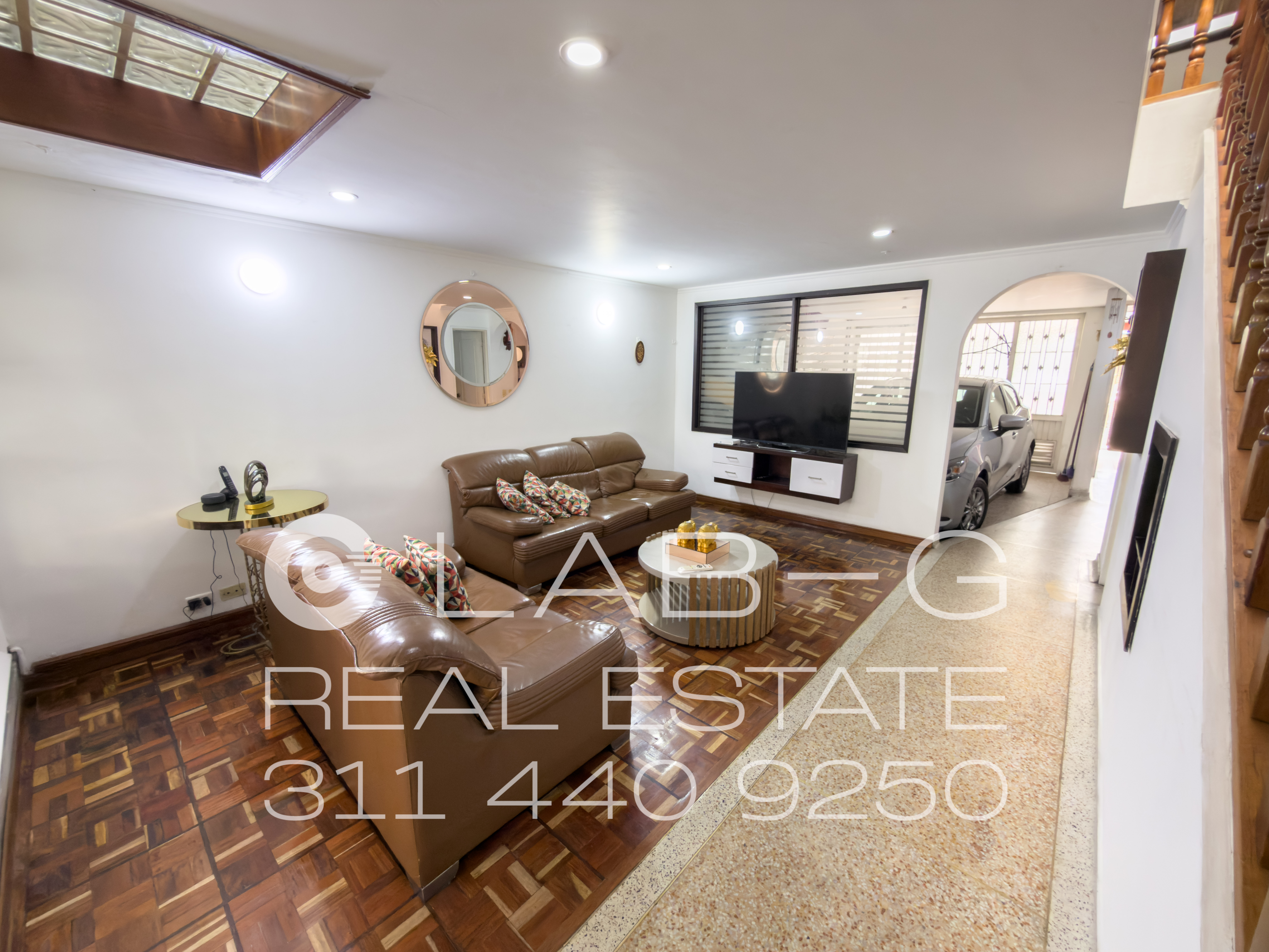 Casa en venta en Quinta Paredes, Bogotá · foto 2 de 24