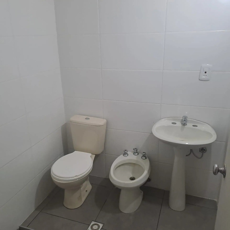 ALQUILER EN EL CENTRO, 1 DORMITORIO MAS PATIO, CON ASCENSOR · Foto 4