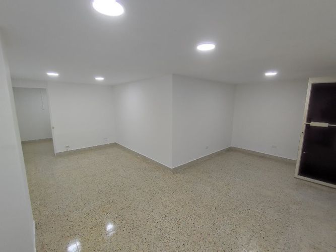 Local en venta en La Castellana, Medellín, 74 m² · foto 5 de 9