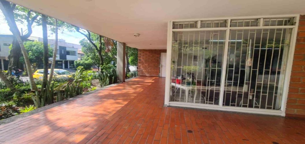 Local en venta en La Castellana, Medellín, 74 m² · foto 6 de 9