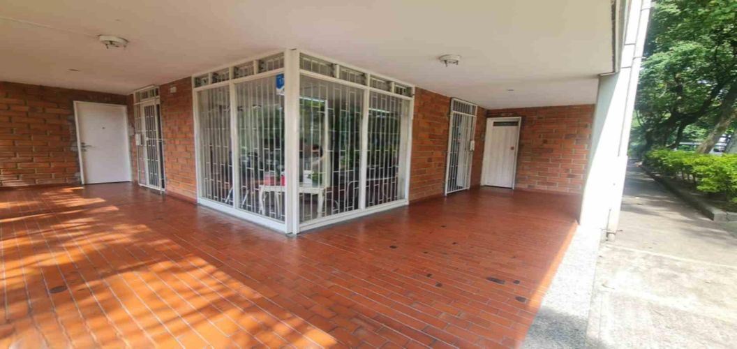 Local en venta en La Castellana, Medellín, 74 m² · foto 7 de 9