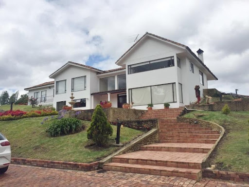 Casa en Arriendo en Altos de Yerbabuena, Chía