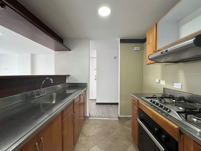 Apartamento en venta en El Poblado, Medellín · foto 2 de 17