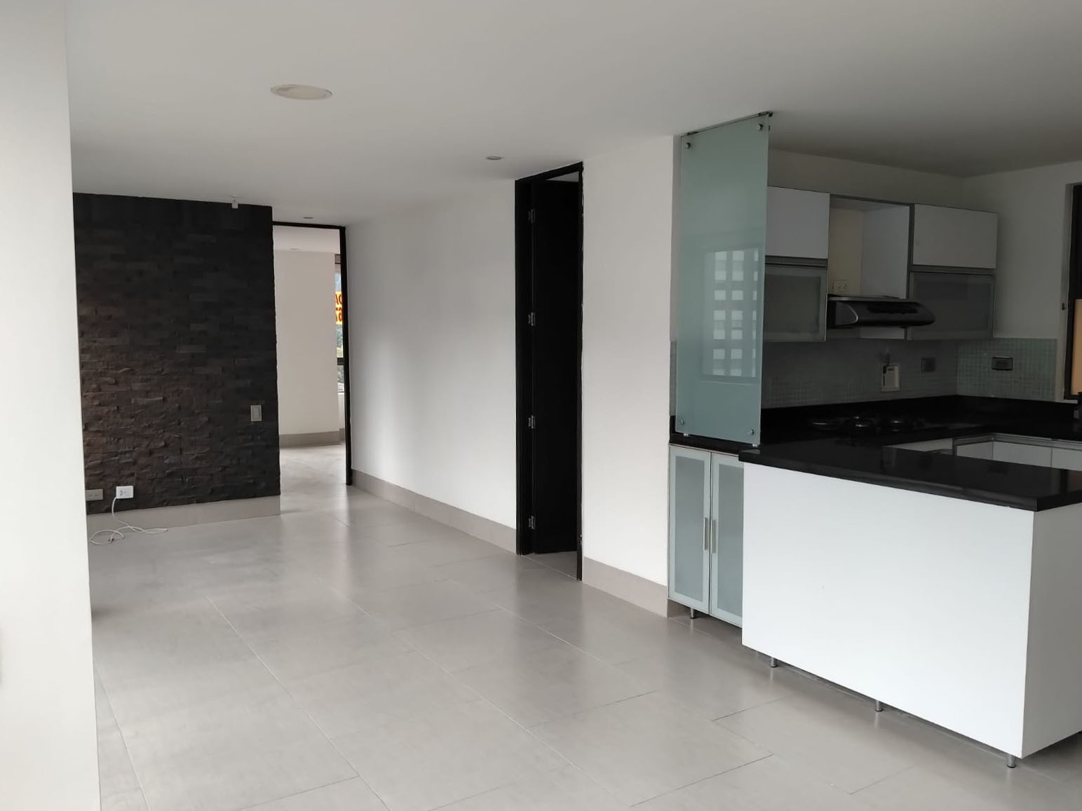 Apartamento en arriendo en El Poblado, Medellín · foto 7 de 17