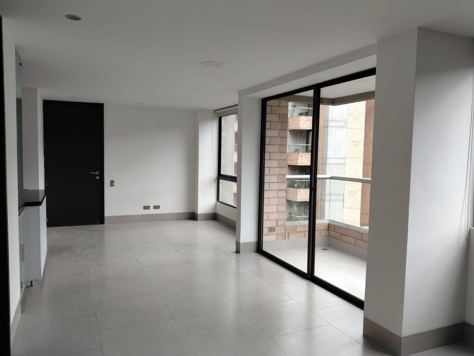 Apartamento en arriendo en El Poblado, Medellín · foto 2 de 17