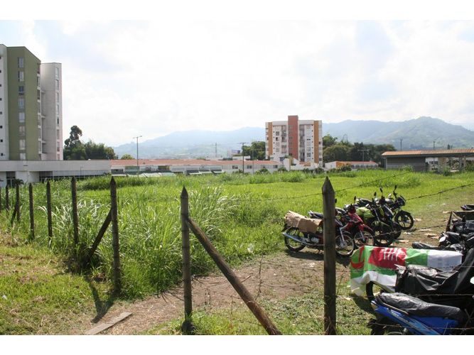 Lote en arriendo en Torres Del Sol, Dosquebradas, 4107 m² · foto 2 de 3