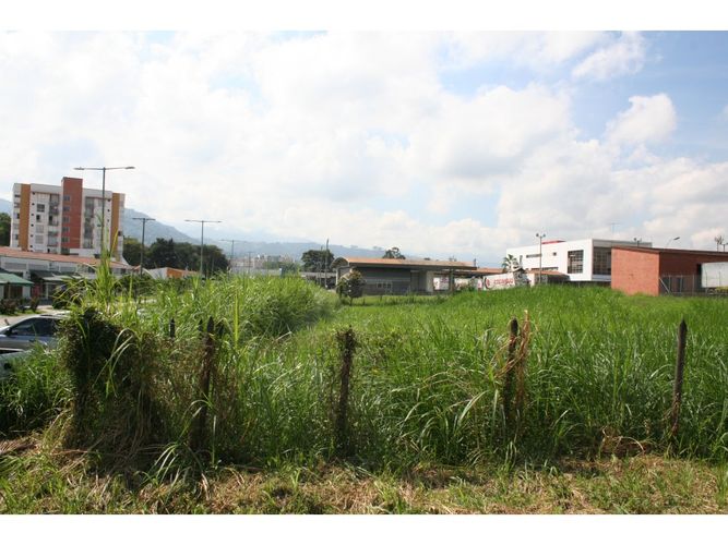 Lote en arriendo en Torres Del Sol, Dosquebradas, 4107 m² · foto 3 de 3