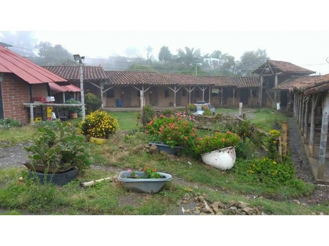 Finca en venta en Alto Tablazo, Manizales, 12000 m² · foto 2 de 13
