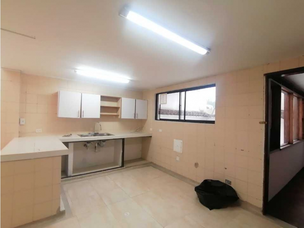 Casa en arriendo en Avenida Santander, Manizales · foto 9 de 16