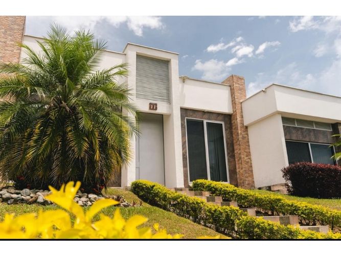 Casa de 4 alcobas en venta en Vía El Caimo, Armenia, 230 m² · foto 2 de 5