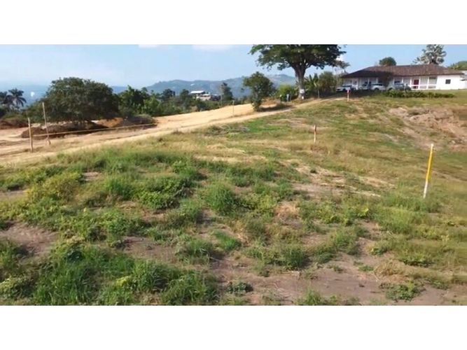 Lote en venta en La Trinidad, Manizales, 2138 m² · foto 2 de 9
