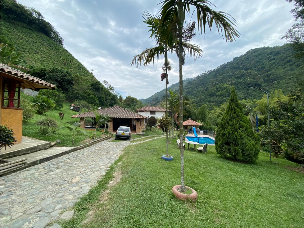 Casa en venta en El Guineo, Manizales · foto 2 de 24