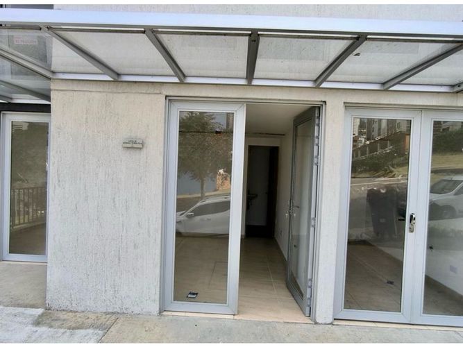 Local en venta en Avenida Kevin Angel, Manizales, 12 m² · foto 3 de 4