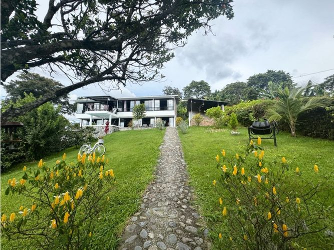 Finca en venta en La Siria, Manizales, 300 m² · foto 3 de 24
