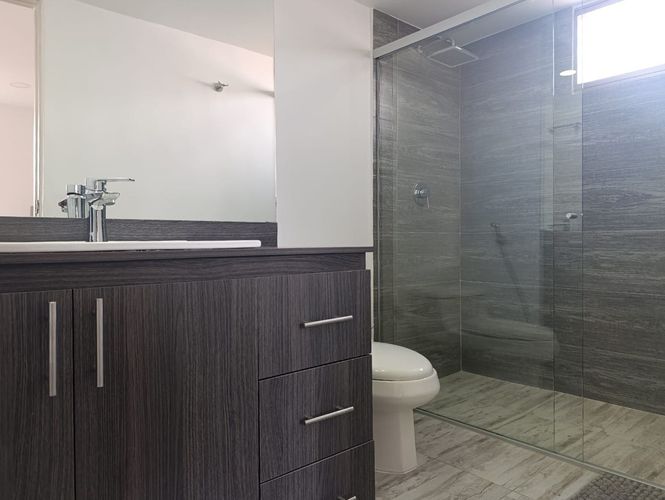 Apartamento de 3 alcobas en venta en El Poblado, Medellín, 130 m² · foto 16 de 19