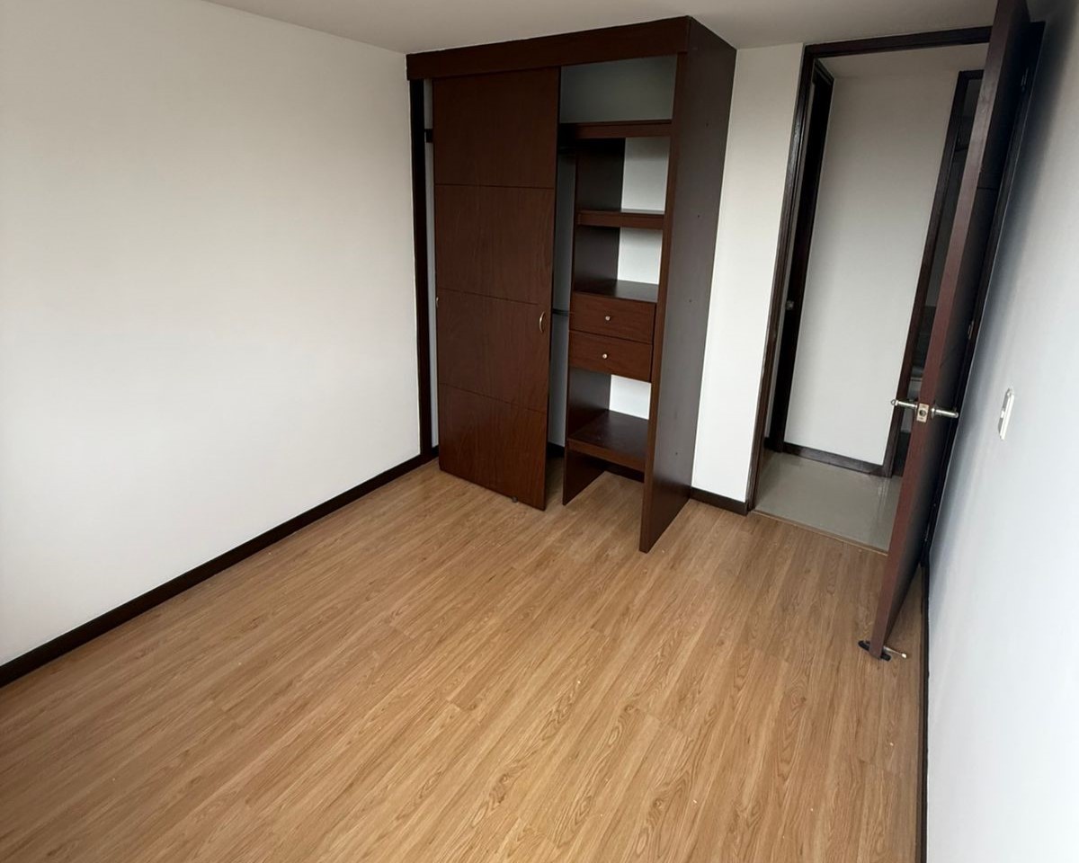 Apartamento en arriendo en Loma Benedictinos, Envigado · foto 4 de 11