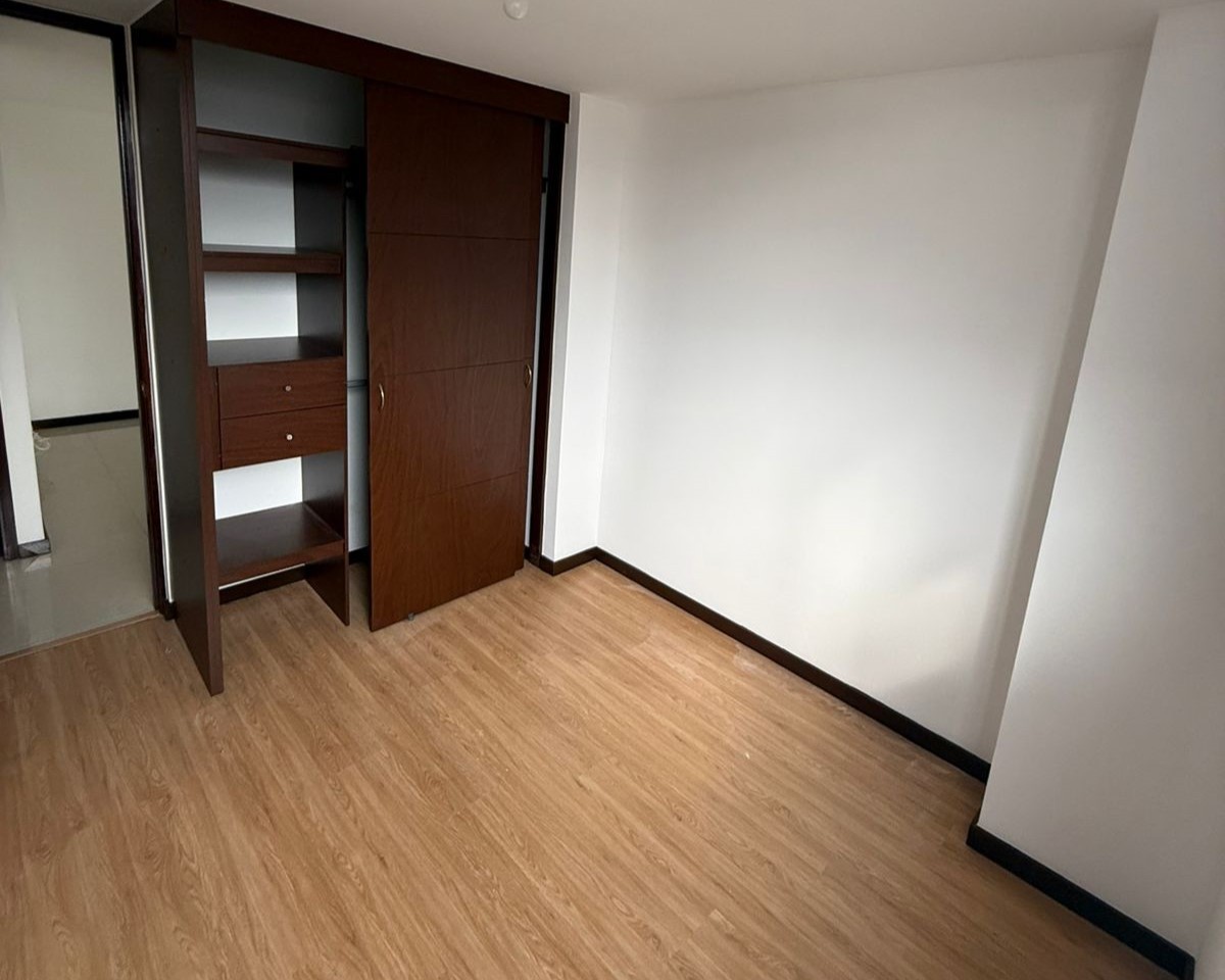 Apartamento en arriendo en Loma Benedictinos, Envigado · foto 5 de 11