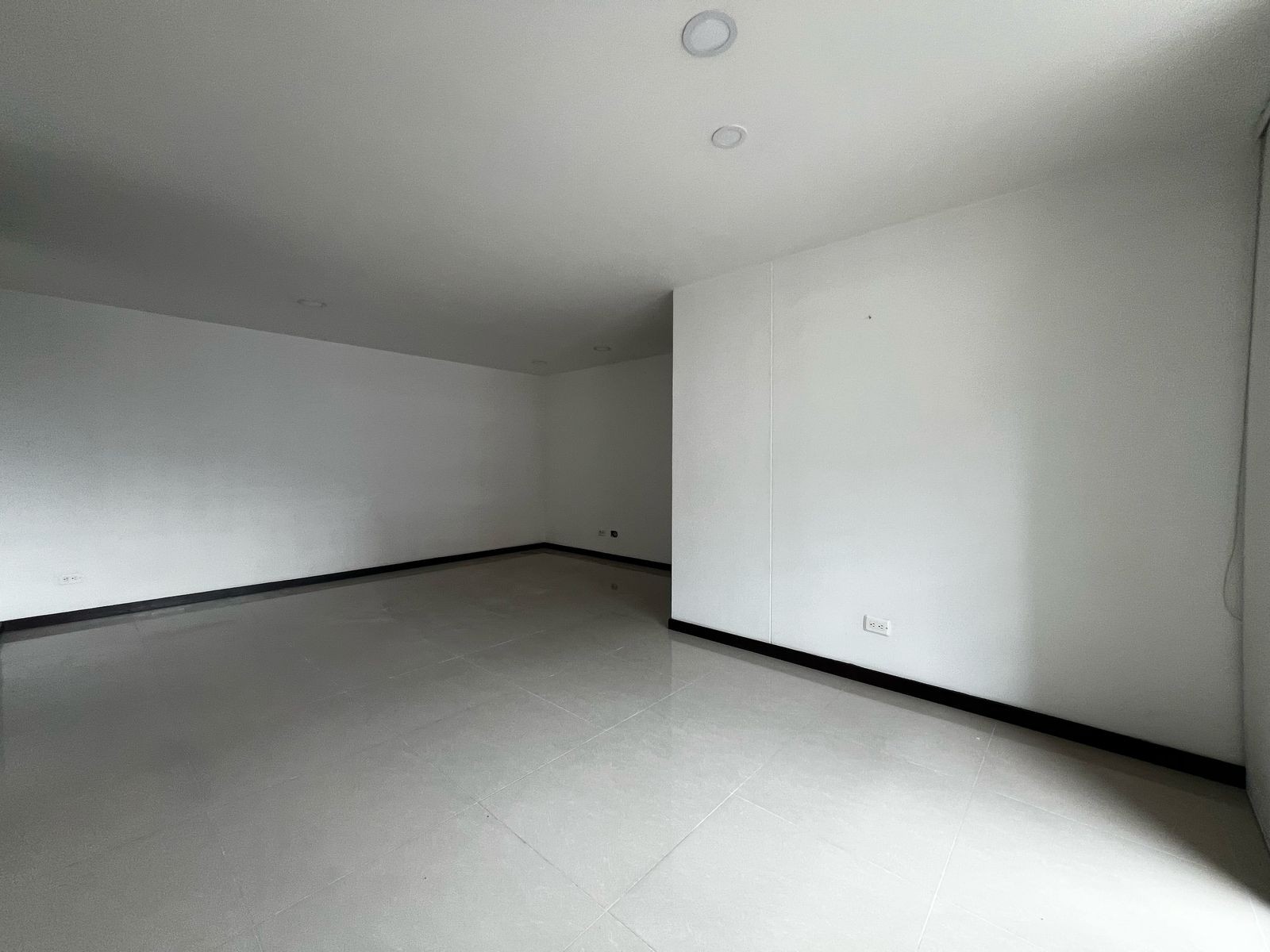 Apartamento en arriendo en Loma Benedictinos, Envigado · foto 6 de 11