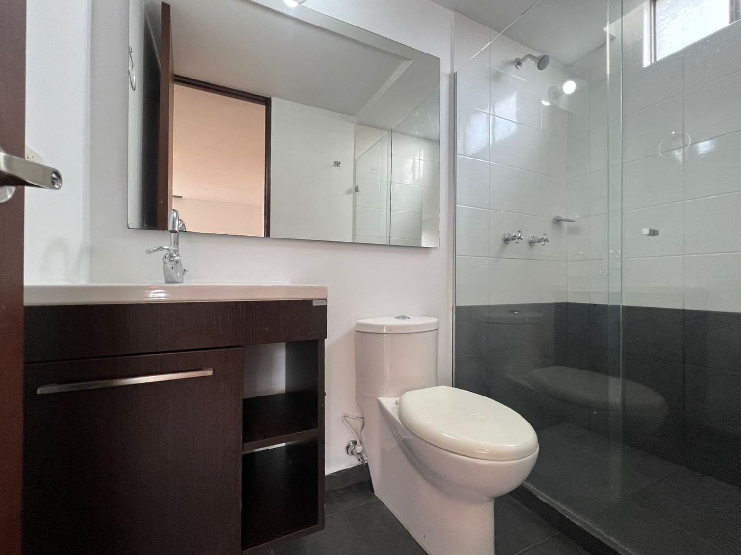 Apartamento en arriendo en Loma Benedictinos, Envigado · foto 10 de 11