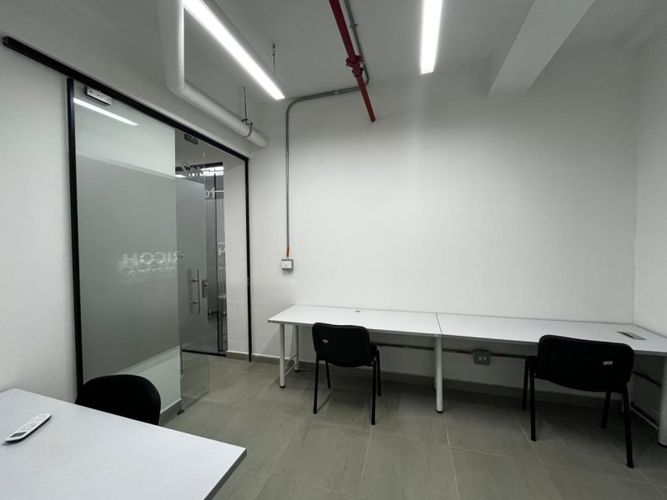 Local en arriendo en Ciudad Del Río, Medellín, 16 m² · foto 2 de 4