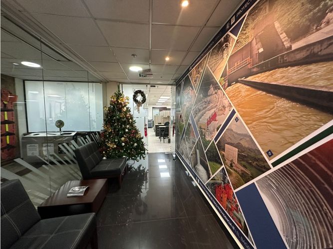 Oficina en venta en La Candelaria, Medellín, 707 m² · foto 3 de 14