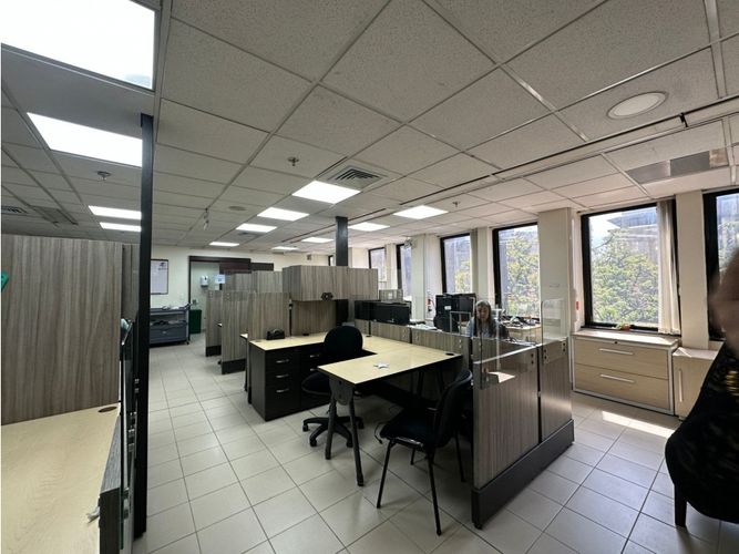 Oficina en venta en La Candelaria, Medellín, 707 m² · foto 4 de 14