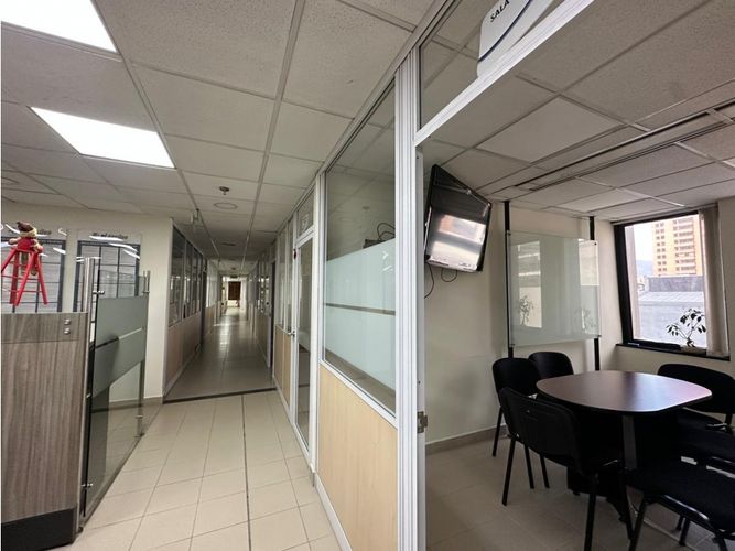 Oficina en venta en La Candelaria, Medellín, 707 m² · foto 9 de 14