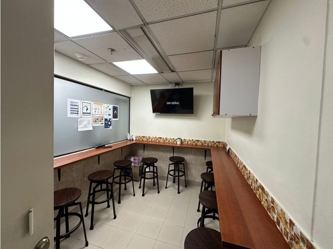 Oficina en venta en La Candelaria, Medellín, 707 m² · foto 10 de 14