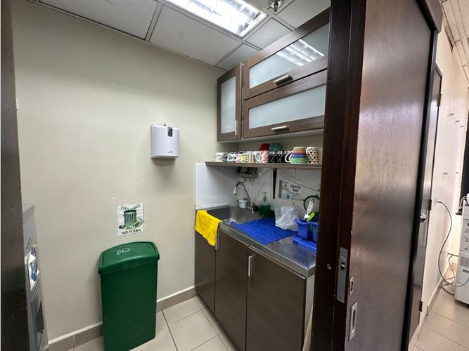 Oficina en venta en La Candelaria, Medellín, 707 m² · foto 12 de 14