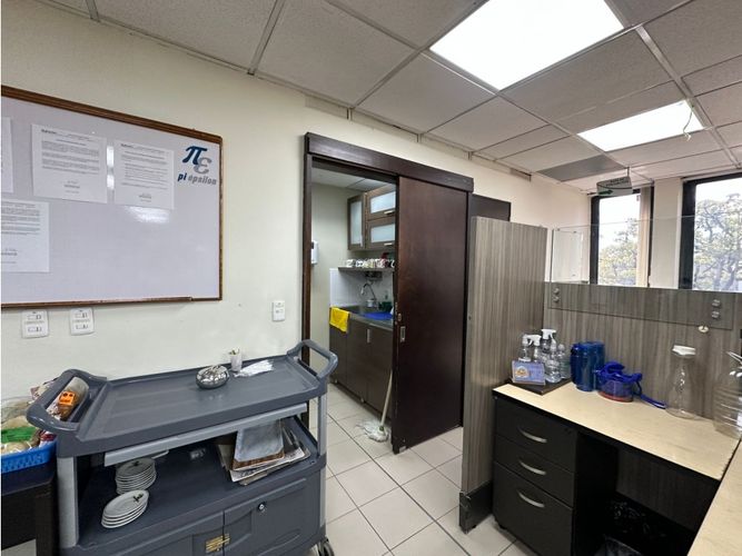 Oficina en venta en La Candelaria, Medellín, 707 m² · foto 13 de 14