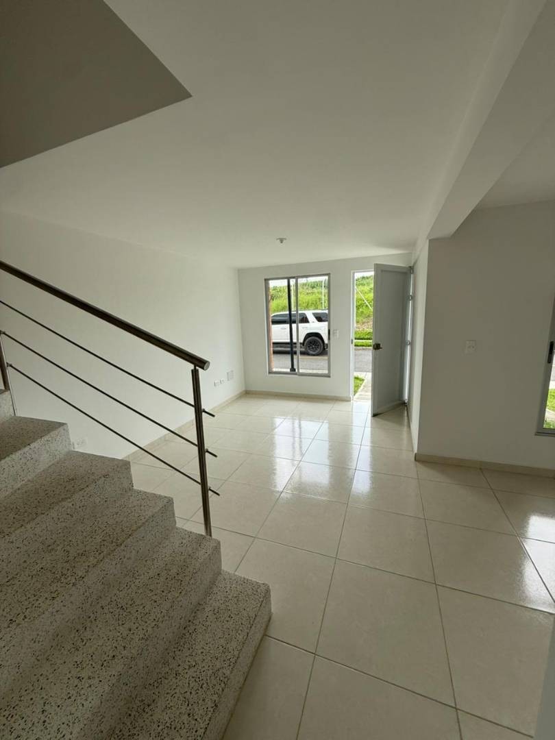 Casa en venta en Galicia, Pereira · foto 2 de 19