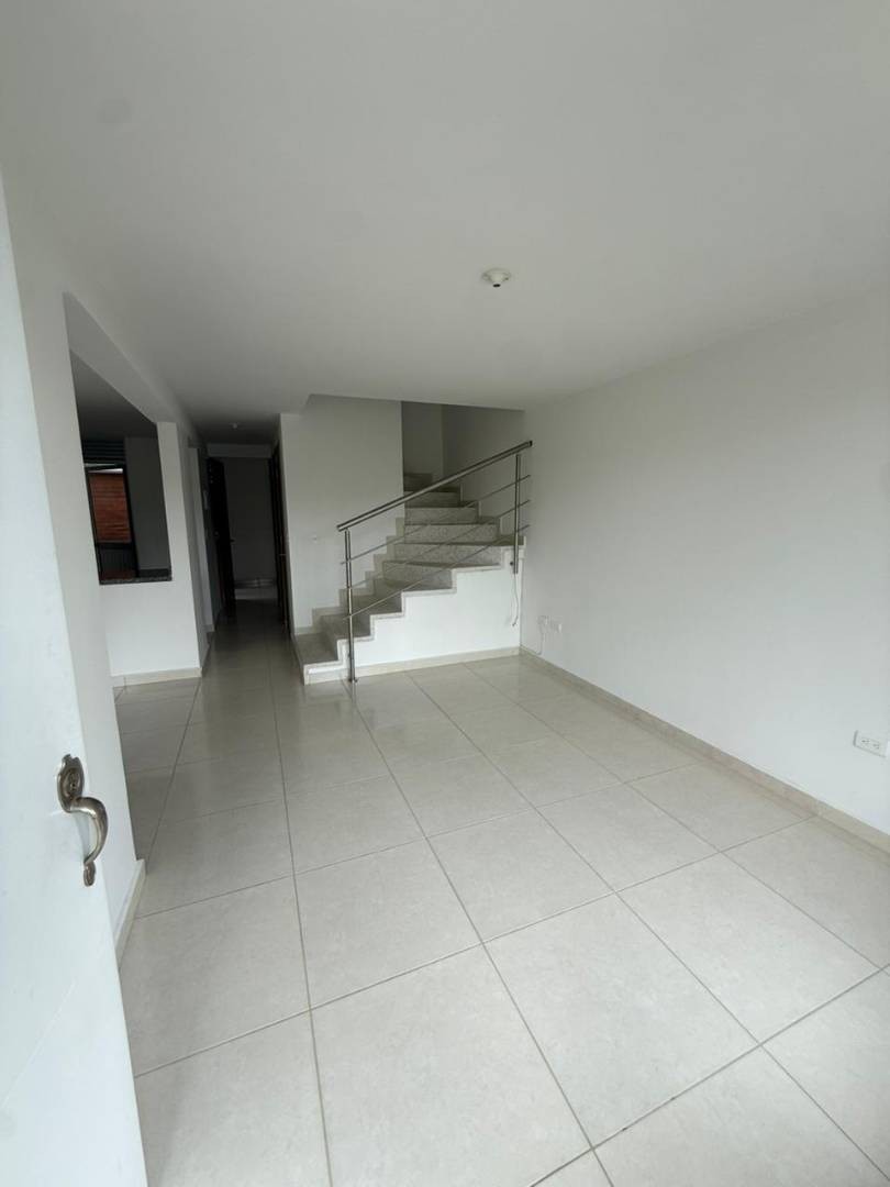 Casa en venta en Galicia, Pereira · foto 3 de 19