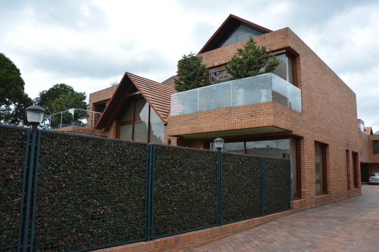 Casa de 5 alcobas en venta en San Jose De Bavaria, Bogotá, 650 m² · foto 2 de 24