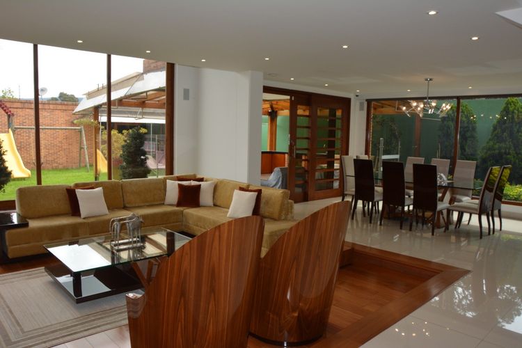 Casa de 5 alcobas en venta en San Jose De Bavaria, Bogotá, 650 m² · foto 5 de 24