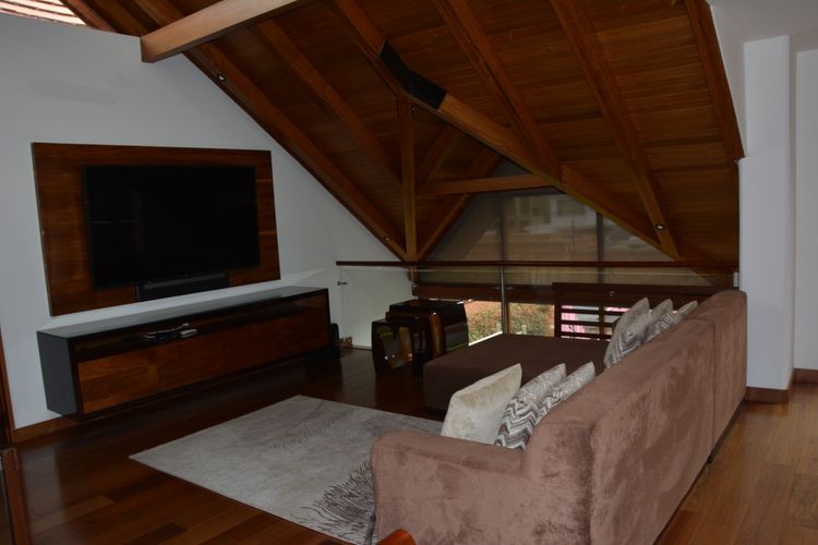 Casa de 5 alcobas en venta en San Jose De Bavaria, Bogotá, 650 m² · foto 18 de 24