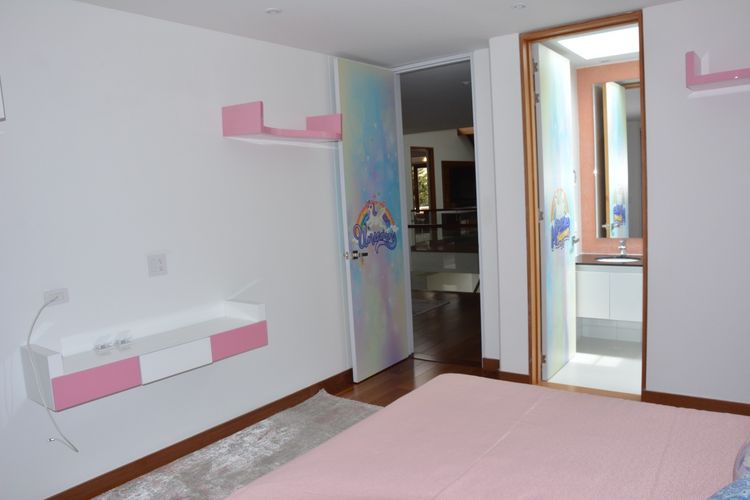 Casa de 5 alcobas en venta en San Jose De Bavaria, Bogotá, 650 m² · foto 23 de 24