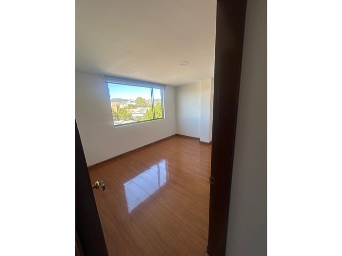 Apartamento de 4 alcobas en venta en Cedritos, Bogotá, 125 m² · foto 4 de 23