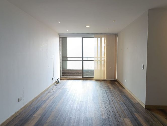 Apartamento de 3 alcobas en venta en El Poblado, Medellín, 70 m² · foto 1 de 18