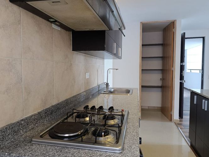 Apartamento de 3 alcobas en venta en El Poblado, Medellín, 70 m² · foto 3 de 18