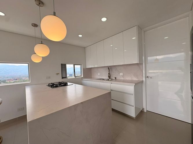 Apartamento de 3 alcobas en venta en El Poblado, Medellín, 153 m² · foto 9 de 20