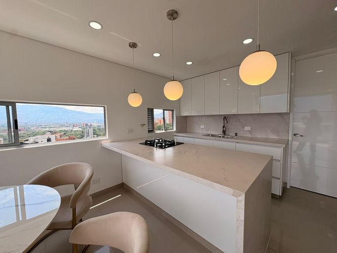Apartamento de 3 alcobas en venta en El Poblado, Medellín, 153 m² · foto 10 de 20