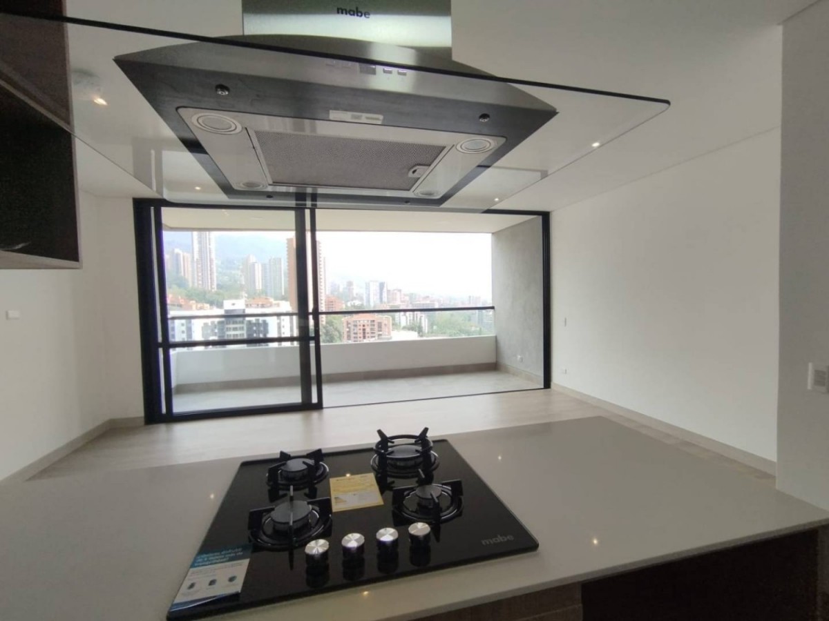 Apartaestudio en arriendo en El Poblado, Medellín · foto 3 de 12