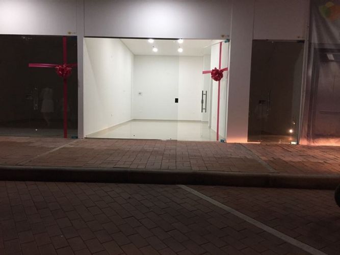 Local en venta en Ricaurte, 73 m² · foto 4 de 9