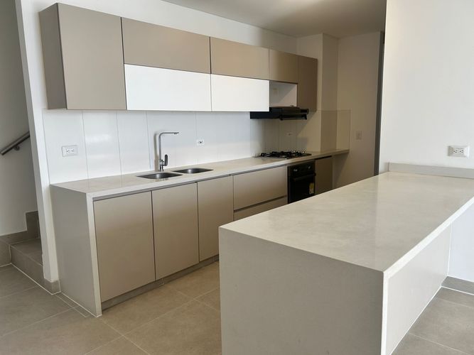Apartamento de 3 alcobas en venta en Valle Del Lili, Cali, 142 m² · foto 2 de 24