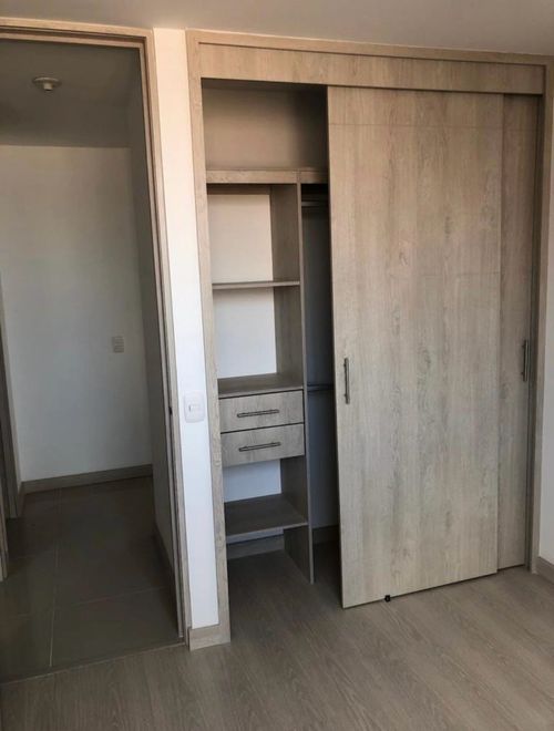 Apartamento en venta en Prados De Sabaneta, Sabaneta · foto 2 de 19