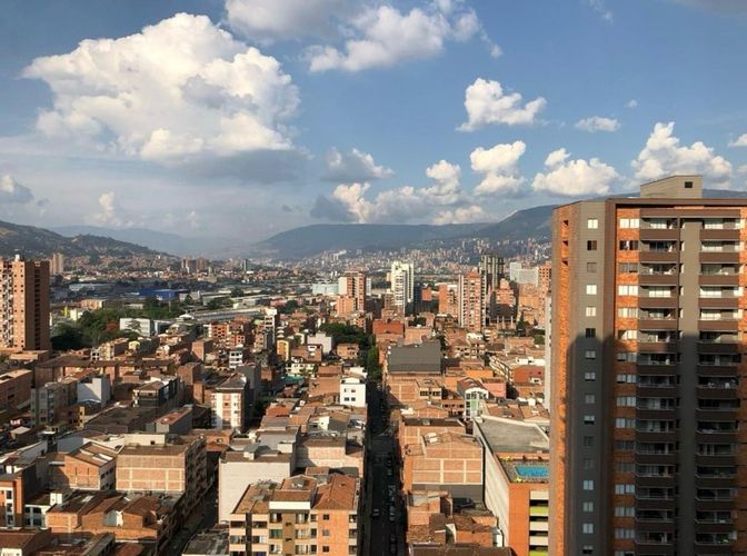 Apartamento en venta en Prados De Sabaneta, Sabaneta · foto 4 de 19